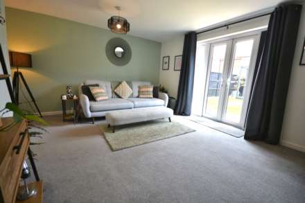 Azure Close, Ashlawn Rise, Image 5