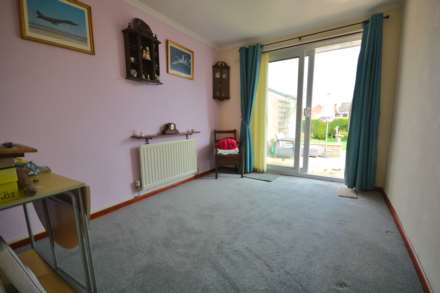 Thackeray Close, Hillside, Image 8