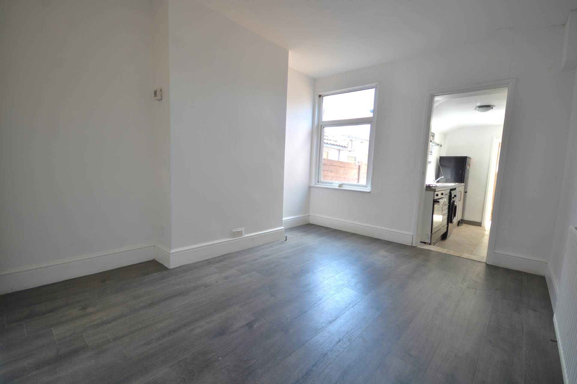 Victoria Avenue, New Bilton, Image 4