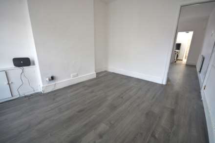 Victoria Avenue, New Bilton, Image 3