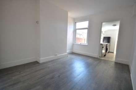 Victoria Avenue, New Bilton, Image 4