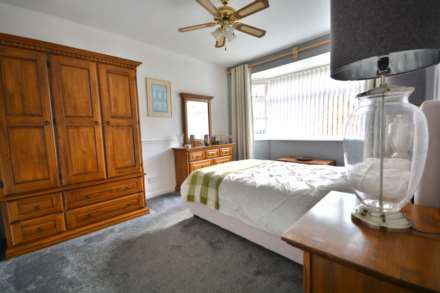 McKinnell Crescent, Abbots Farm, Hillmorton, Image 11