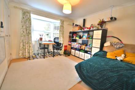 Shearwater Drive, Coton Meadows, Image 11
