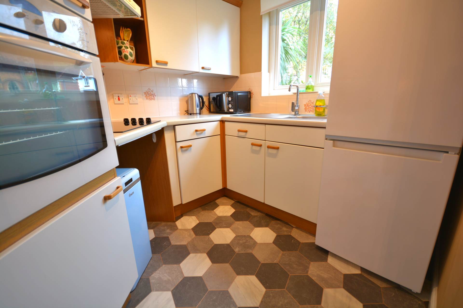 Ross Court, Curie Close, Rugby, Image 4