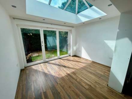 Edinburgh Close, Banbury, Image 16