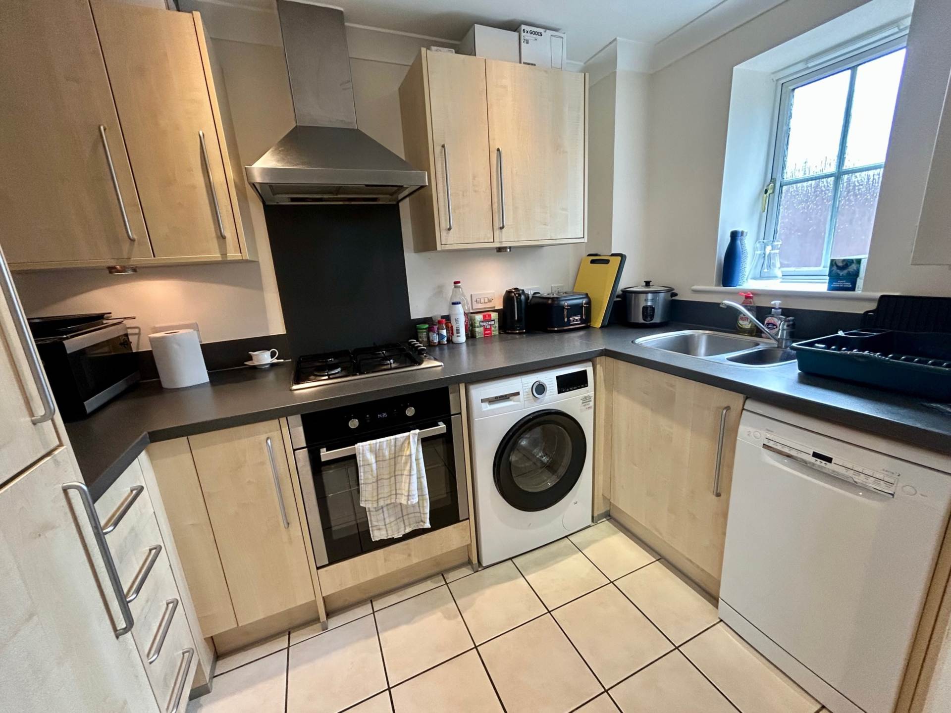 17b Dashwood Road, Image 3