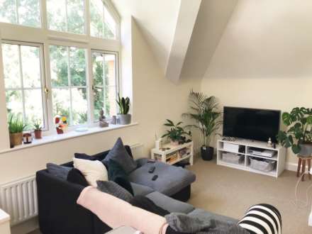 17b Dashwood Road, Image 2