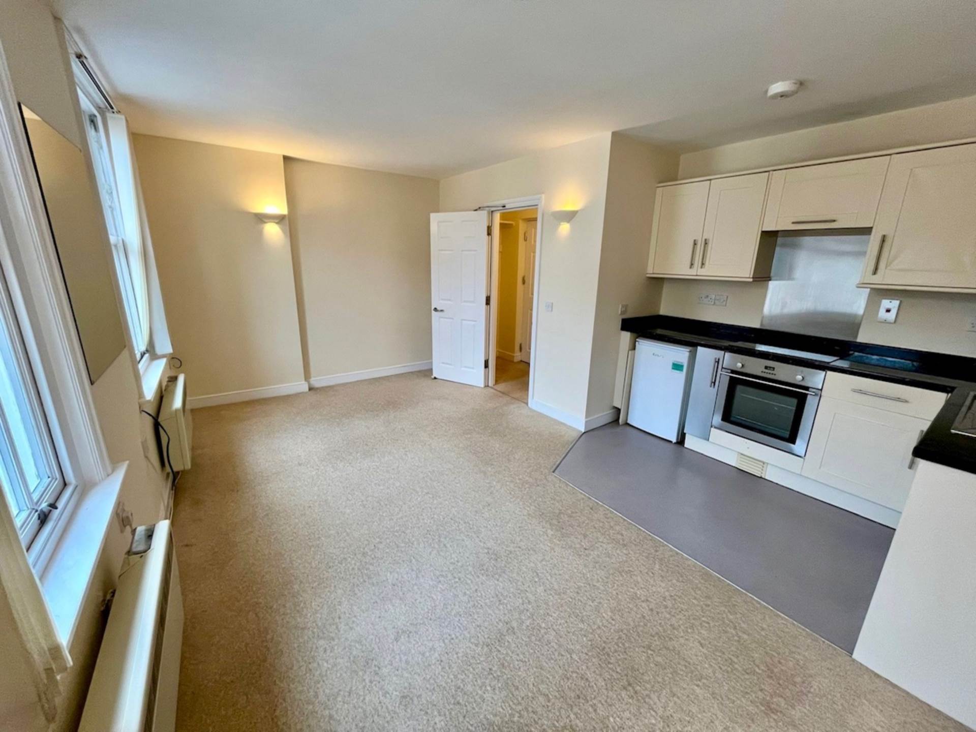 2 76 High Street, Banbury, Image 3