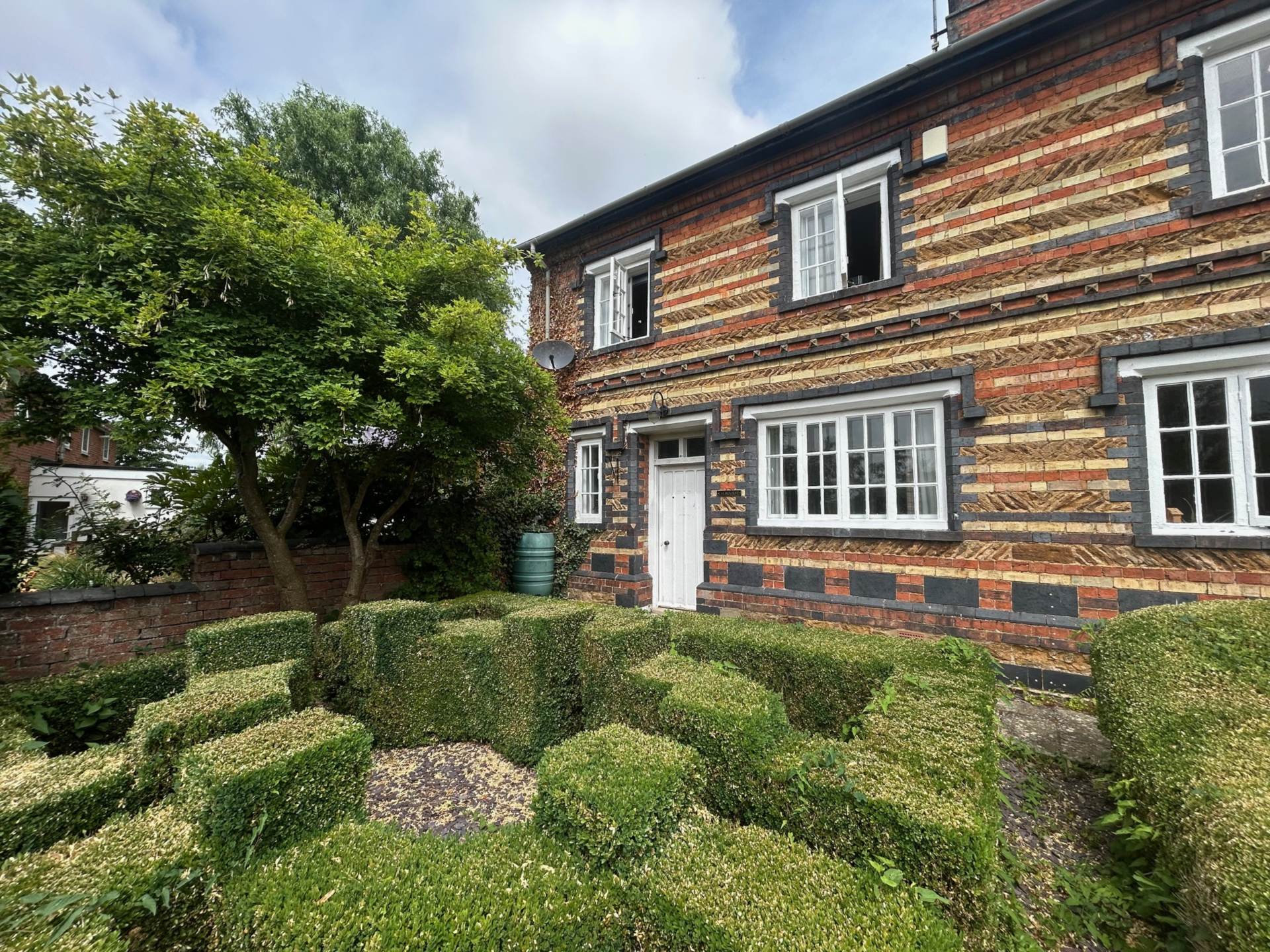 Calbourne, Perkins Way, Newnham, Image 1