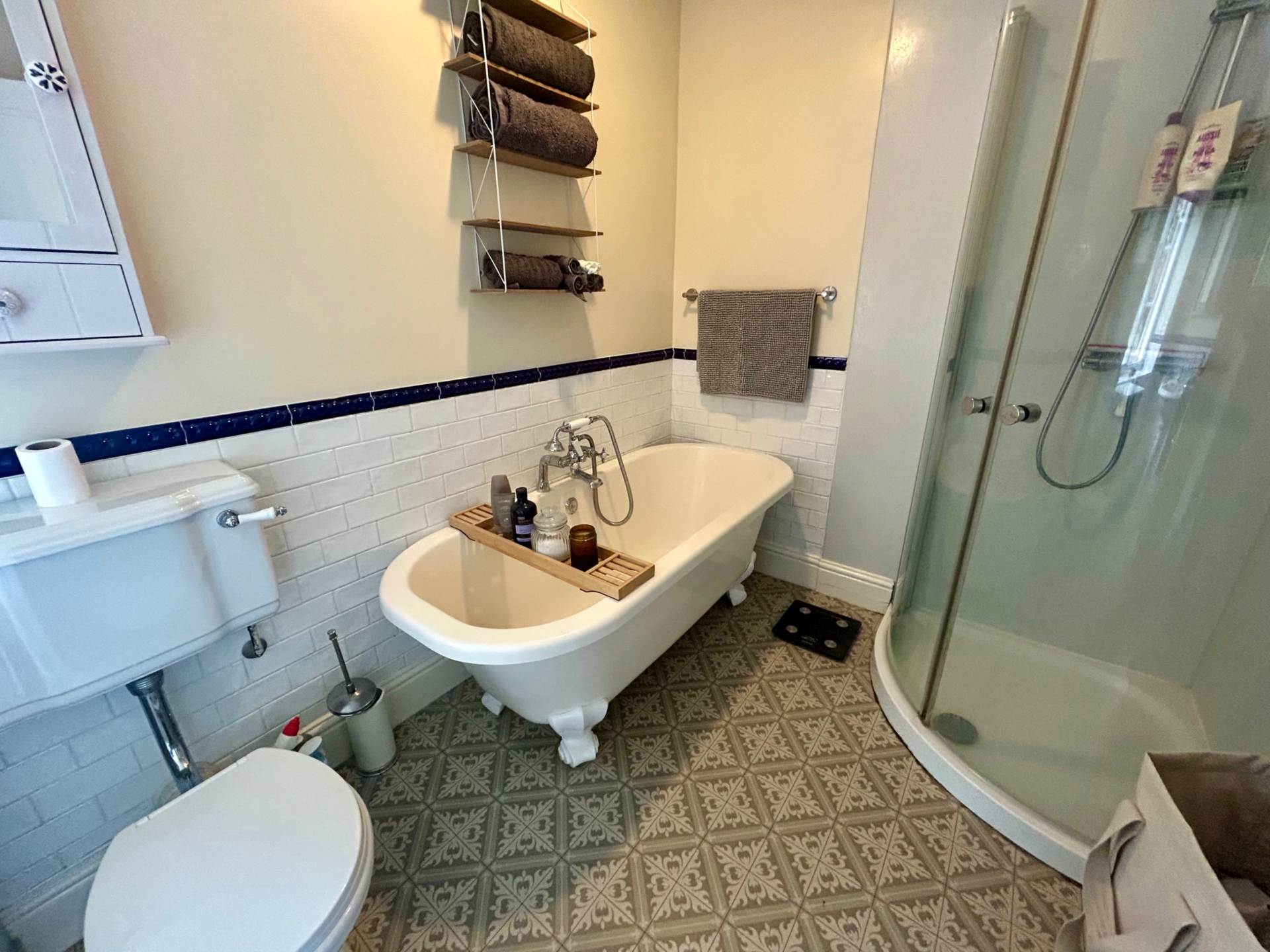Calbourne, Perkins Way, Newnham, Image 10