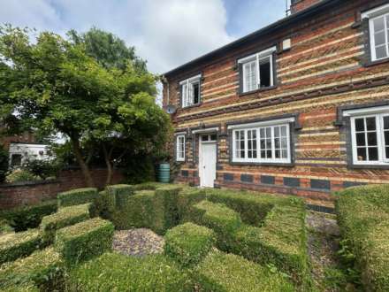 Calbourne, Perkins Way, Newnham