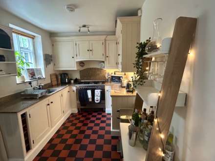 Calbourne, Perkins Way, Newnham, Image 3