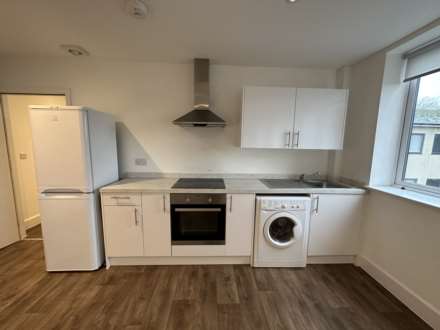 35 Crown House, Banbury, Image 2