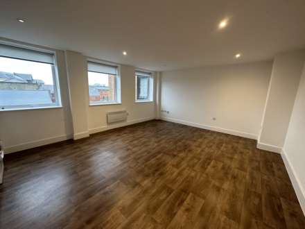35 Crown House, Banbury, Image 3