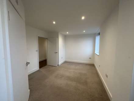 35 Crown House, Banbury, Image 4