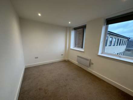 35 Crown House, Banbury, Image 7