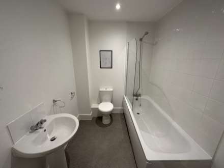 35 Crown House, Banbury, Image 8