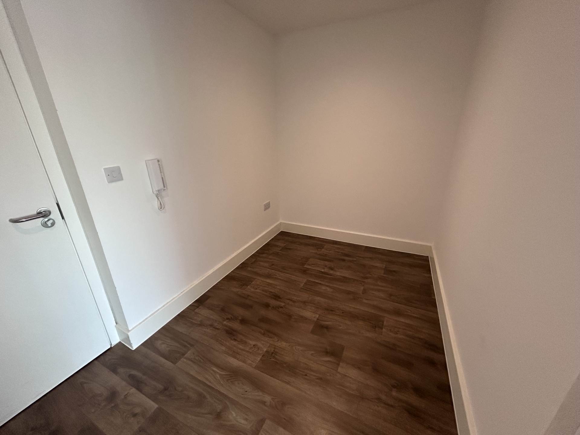 38 Crown House, Banbury, Image 4