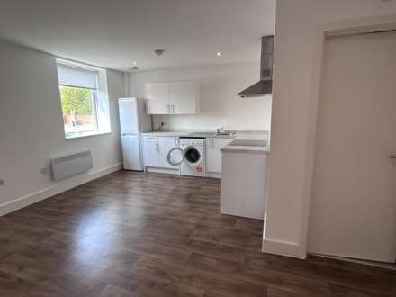 38 Crown House, Banbury, Image 2