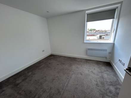 38 Crown House, Banbury, Image 3