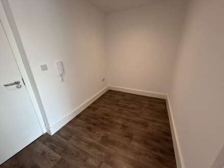 38 Crown House, Banbury, Image 4