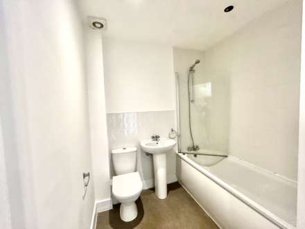 47 Crown House, Banbury, Image 7