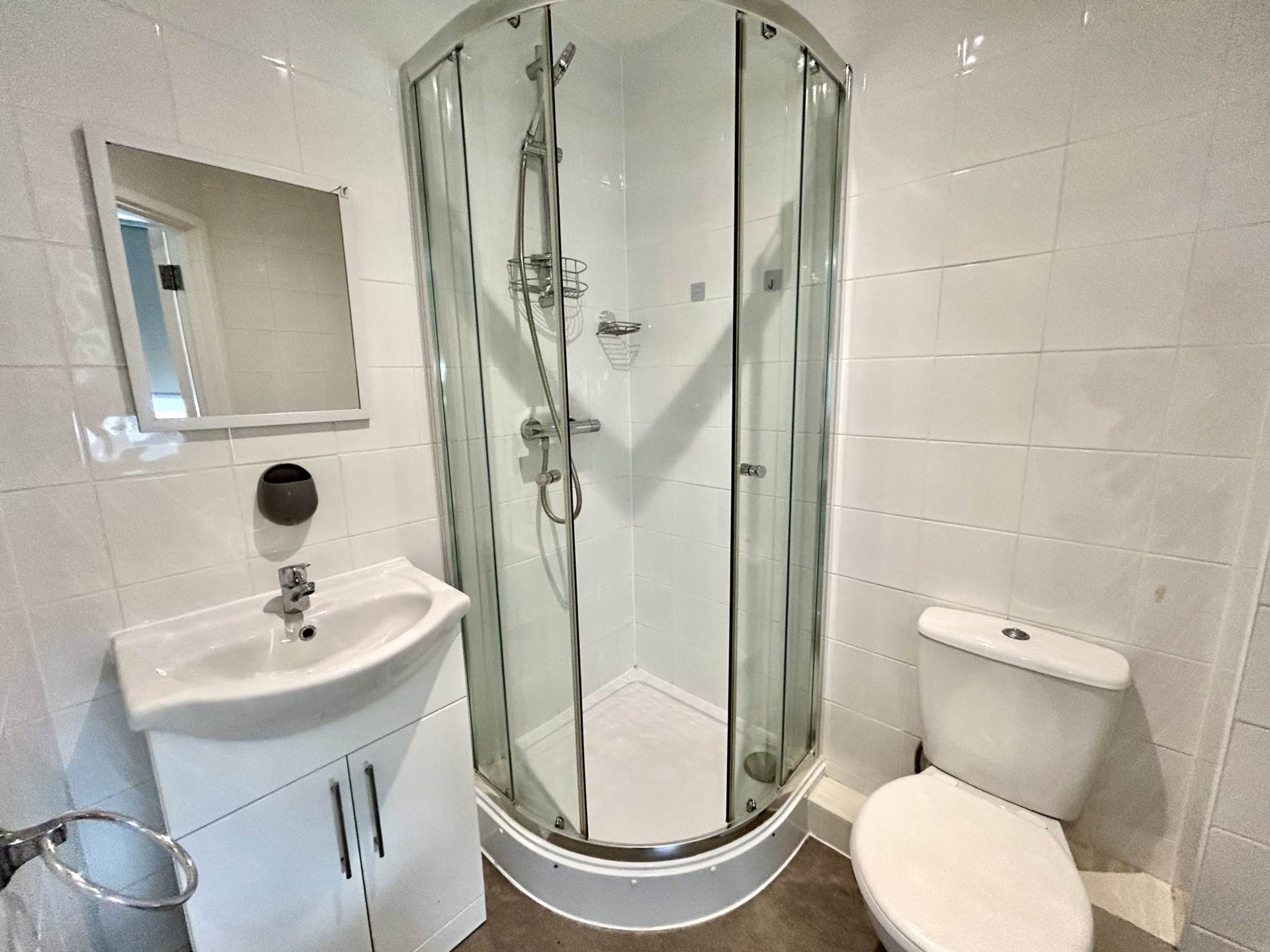 34 Crown House, Image 5