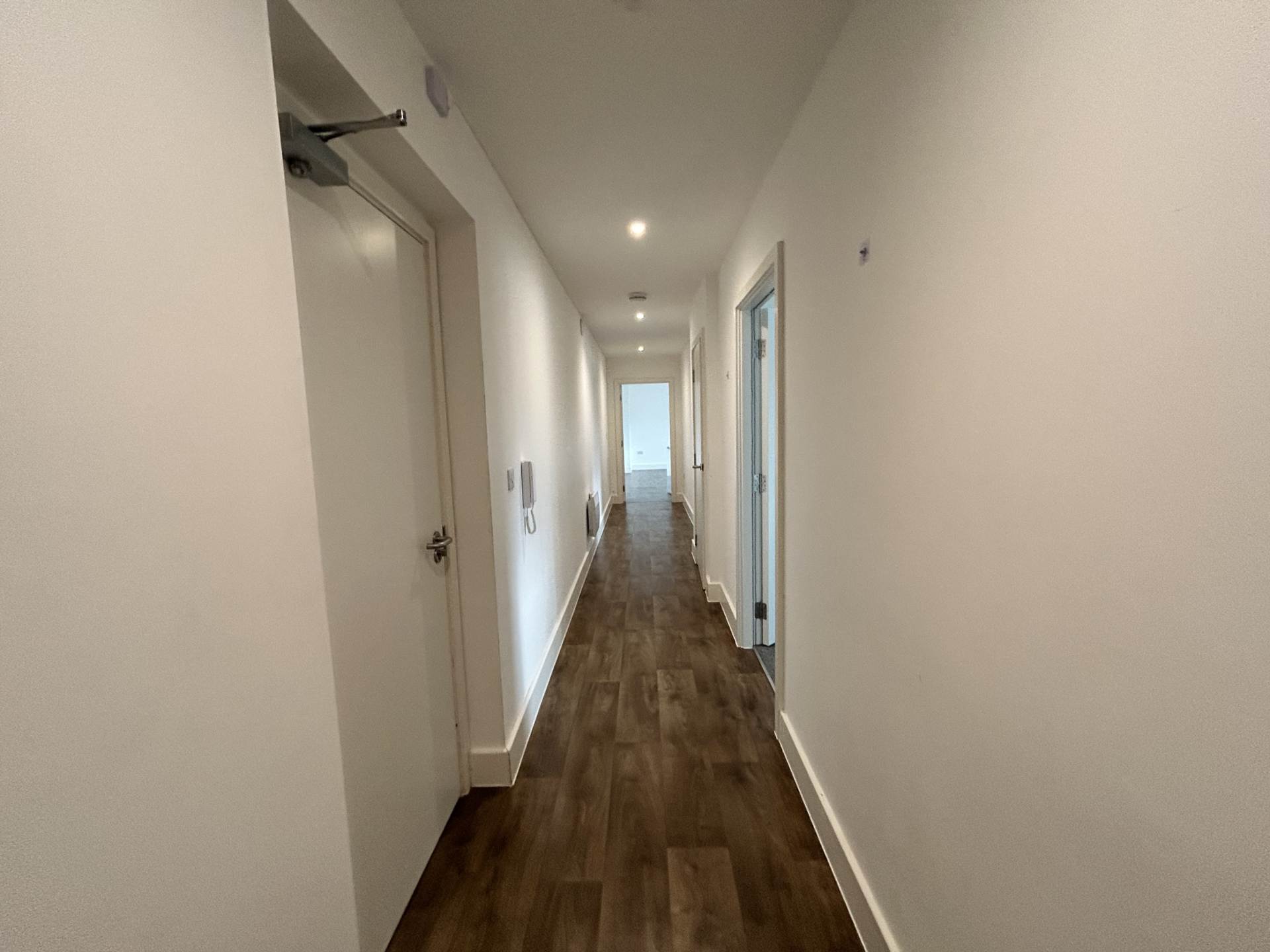 34 Crown House, Image 8