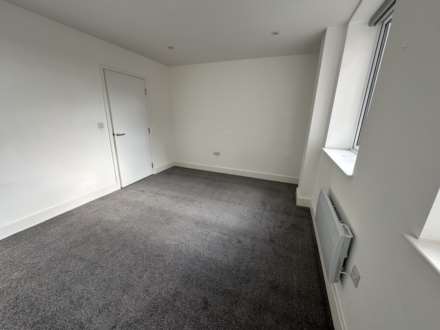 34 Crown House, Image 6