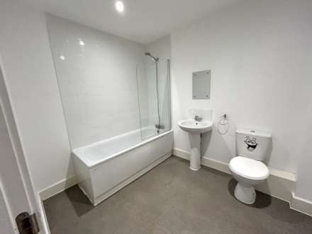 34 Crown House, Image 7