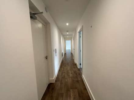 34 Crown House, Image 8