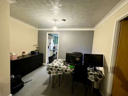 8 Ivatt Walk, Image 4