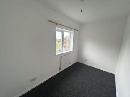 The Camellias, Banbury, Image 8
