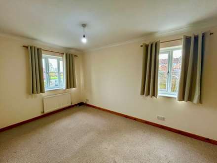 Frensham Close, Banbury, Image 6