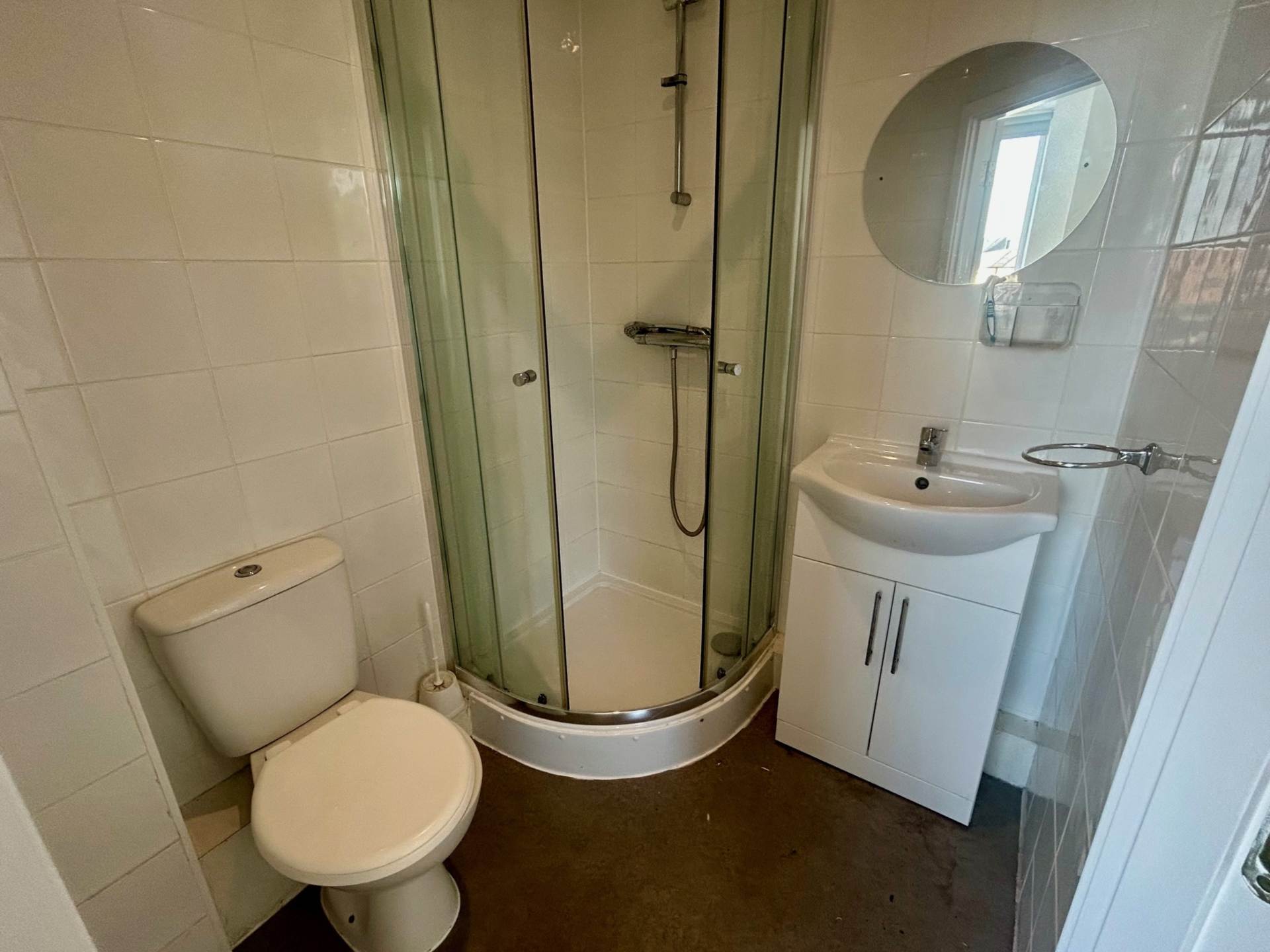 44 Crown House, Banbury, Image 4