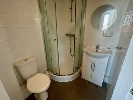 44 Crown House, Banbury, Image 4