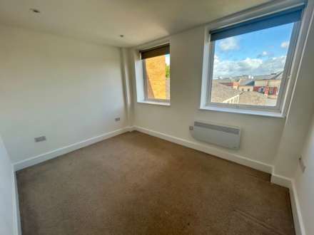 44 Crown House, Banbury, Image 5