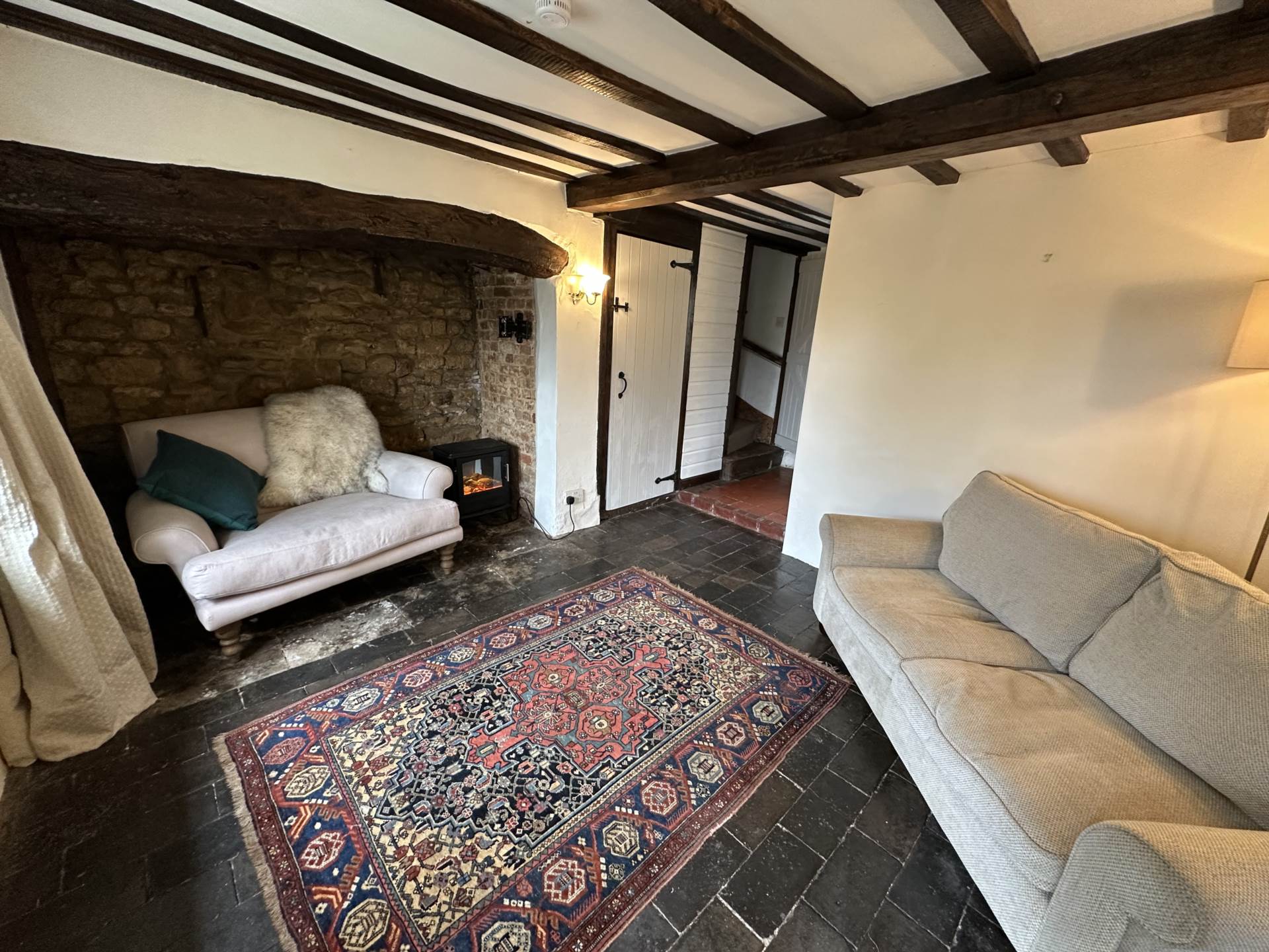 Stone's Throw Cottage, Mollington, Image 9