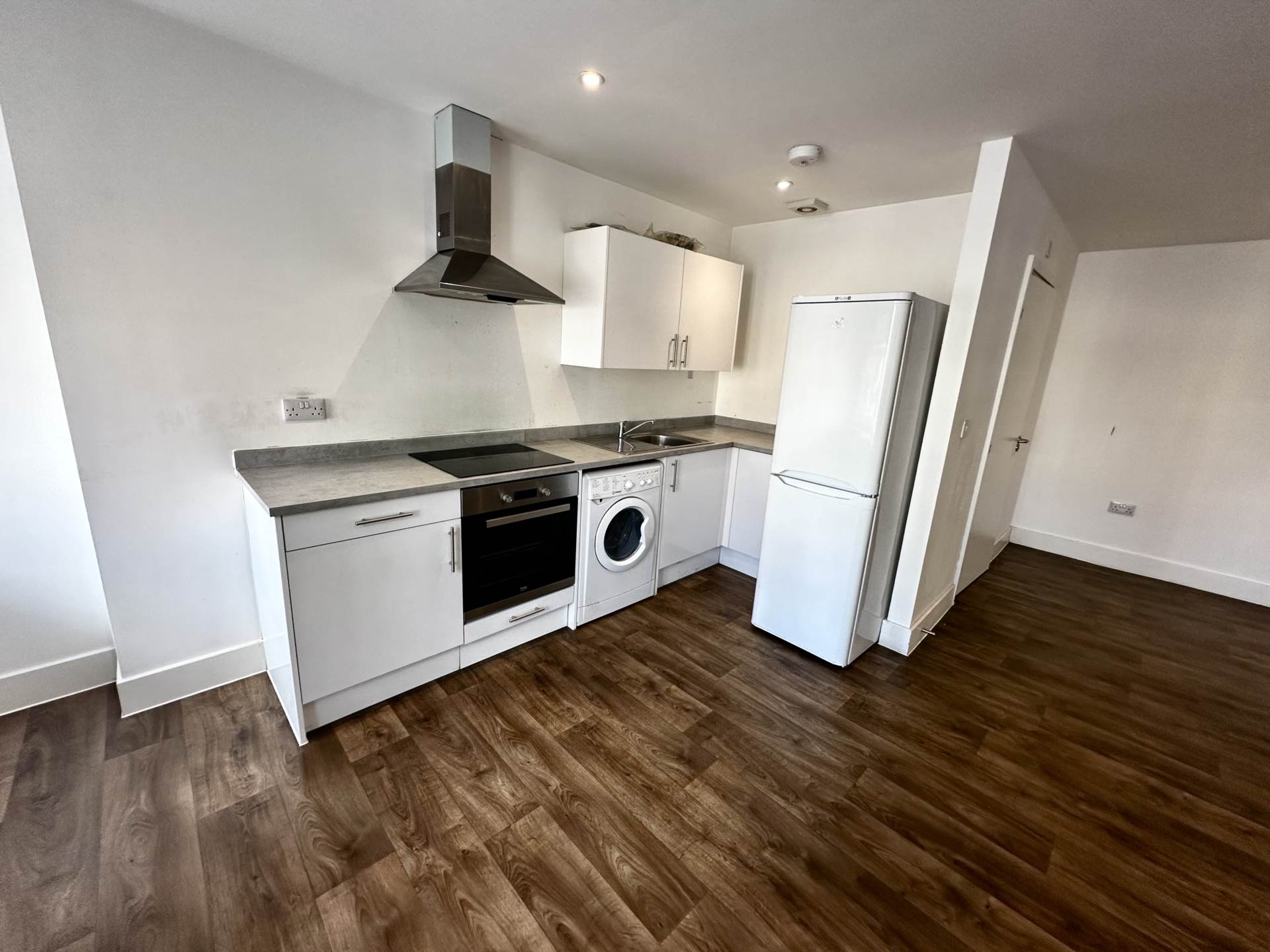 48 Crown House, Banbury, Image 3