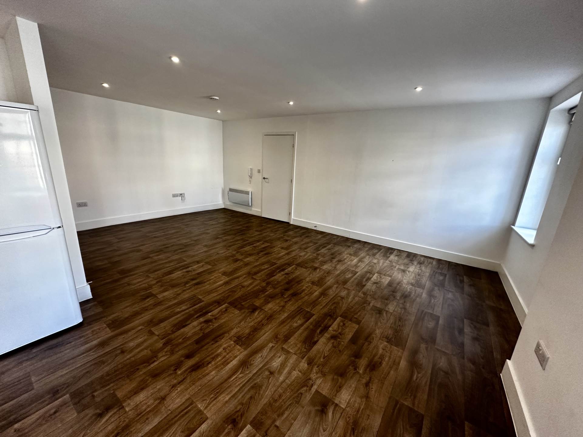 48 Crown House, Banbury, Image 4
