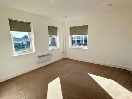 24 Crown House, Image 5