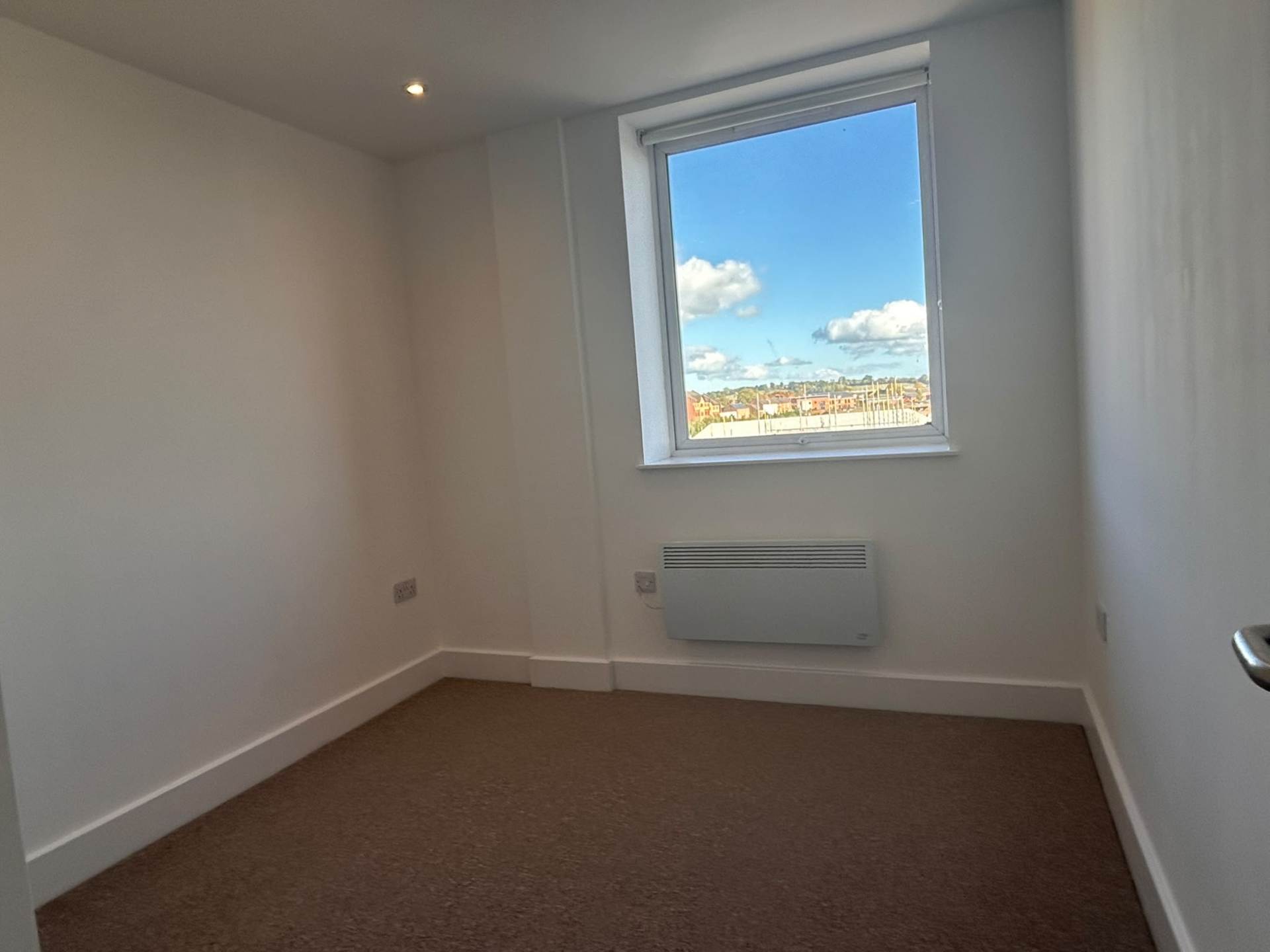 41 Crown House, Image 3