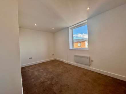 41 Crown House, Image 2