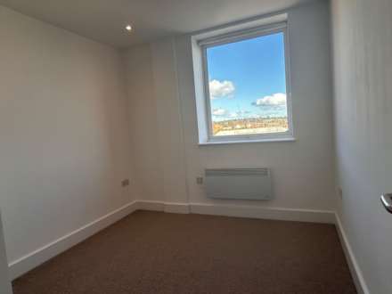 41 Crown House, Image 3