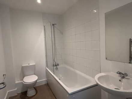 41 Crown House, Image 4