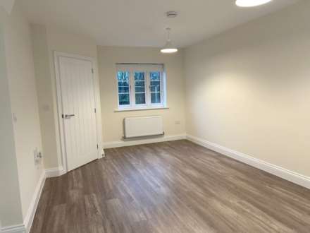 Field View, Brackley, Image 4