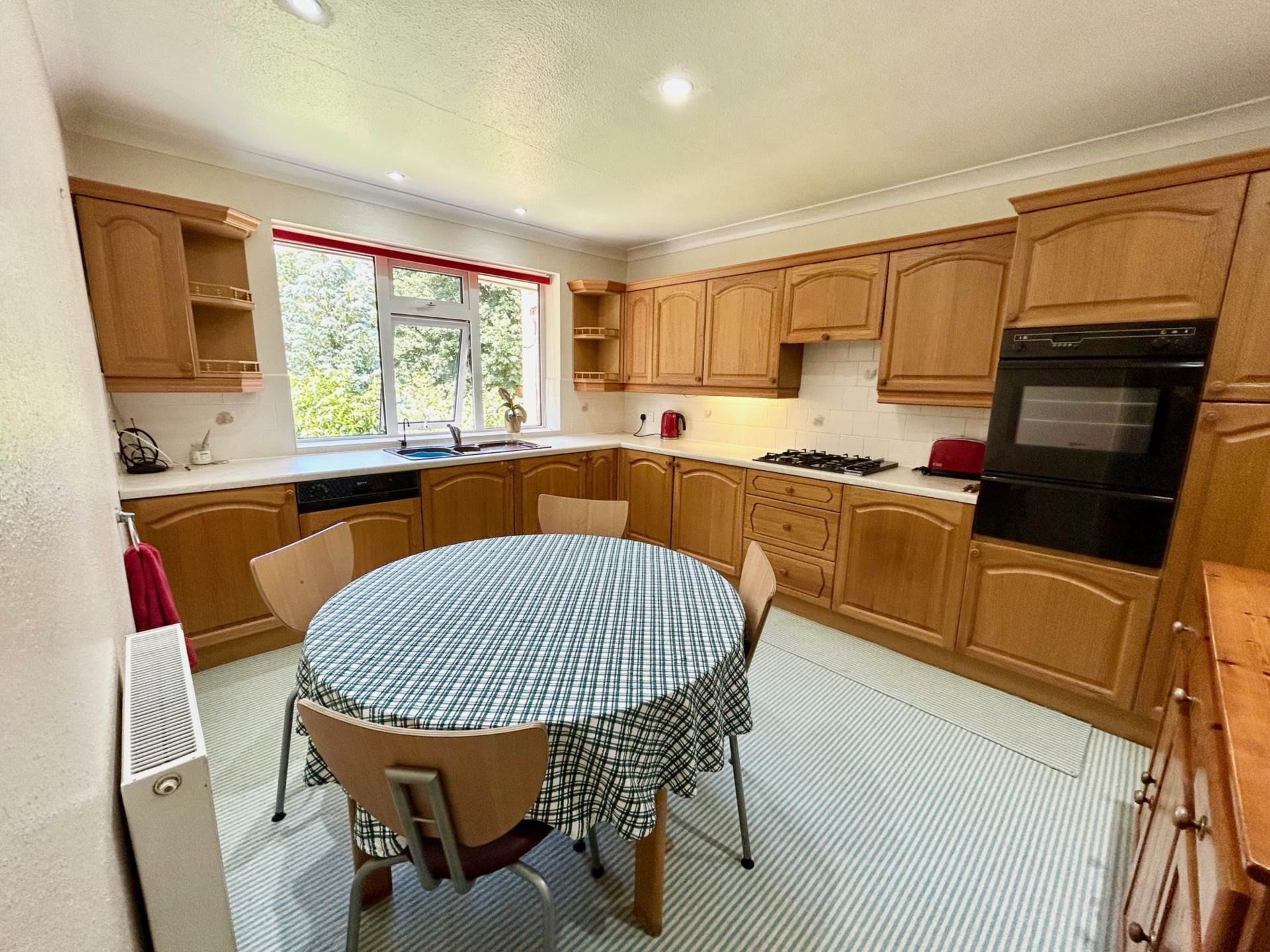 Westbeech Court, Banbury, Image 4