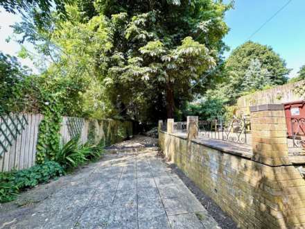 Westbeech Court, Banbury, Image 9