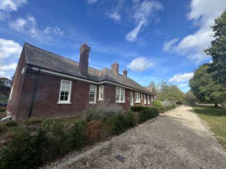 The Parade, Caversfield, Image 13