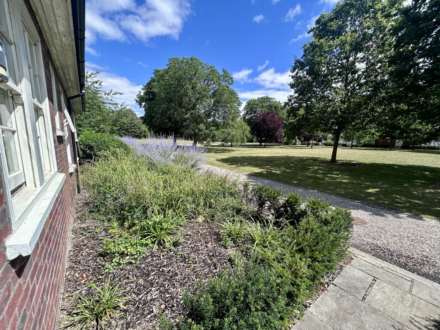 The Parade, Caversfield, Image 2